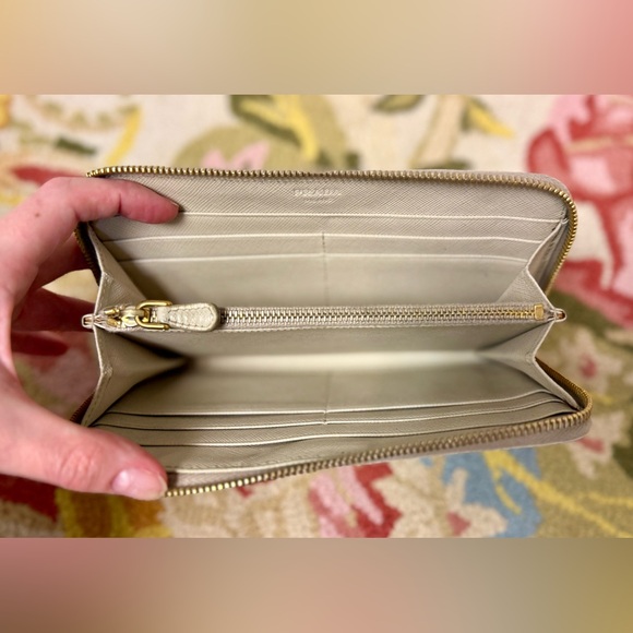 PRADA Gray Beige Saffiano 100% Leather Zip Around Continental Wallet - Picture 8 of 16